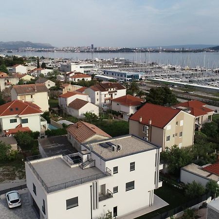 Apartmani Le-Lu Kaštela Extérieur photo