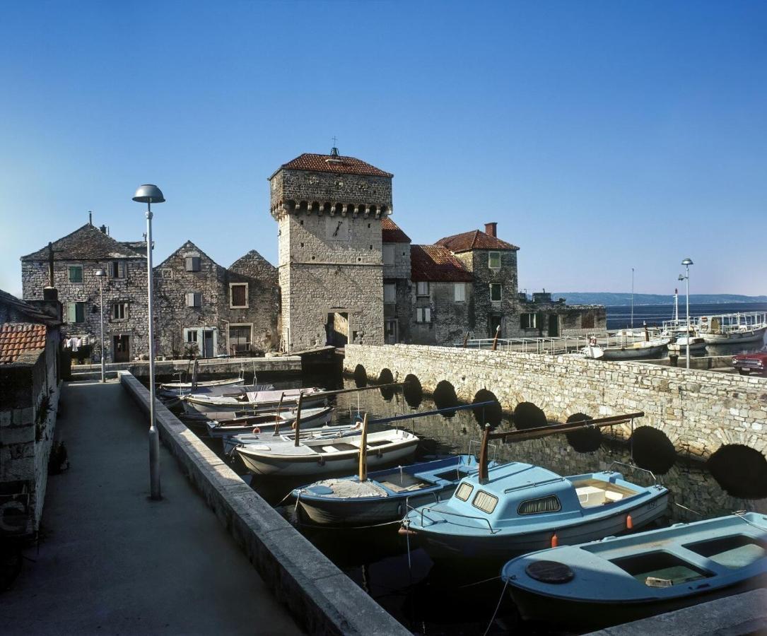 Apartmani Le-Lu Kaštela Extérieur photo
