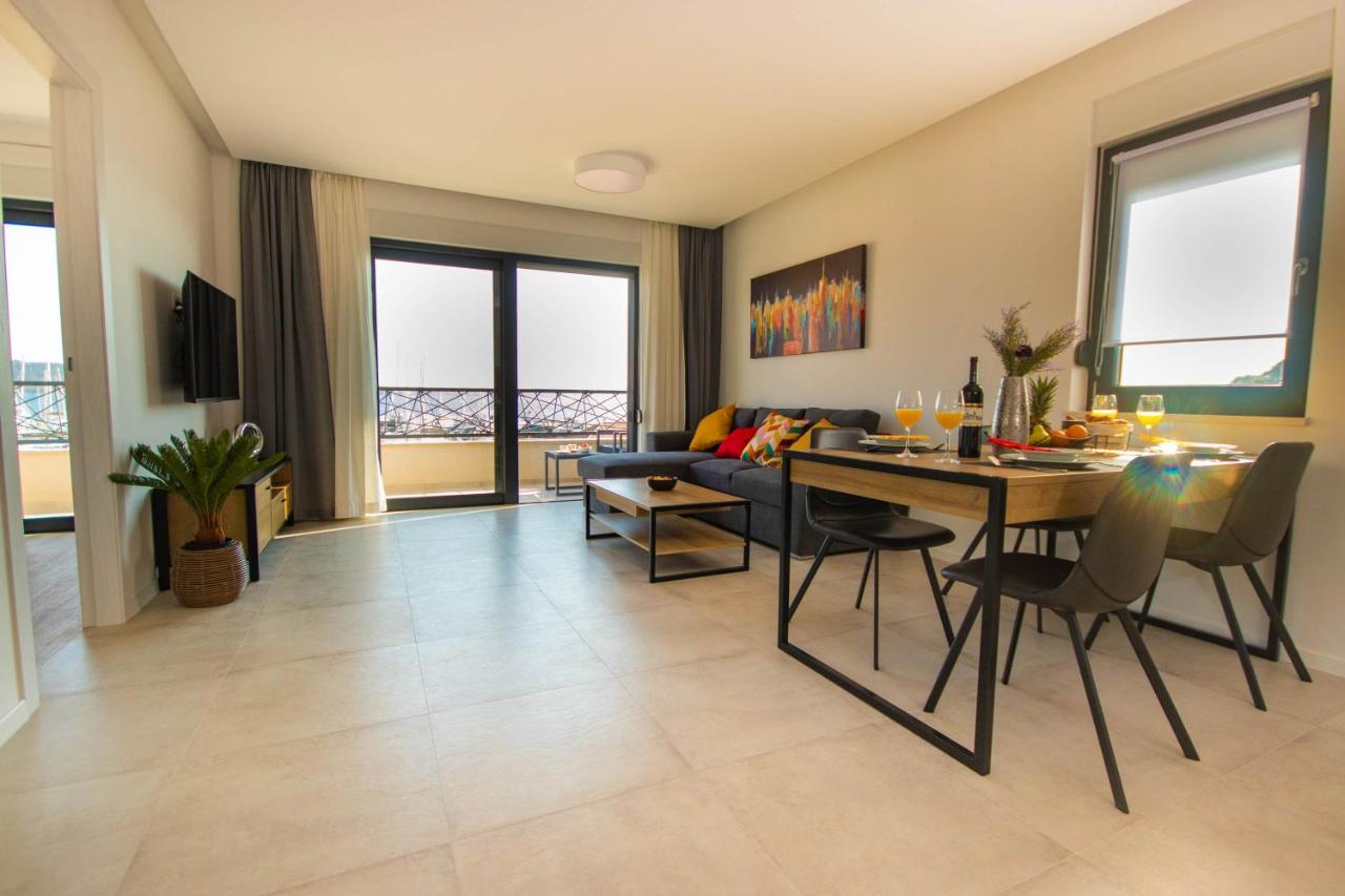 Apartmani Le-Lu Kaštela Extérieur photo