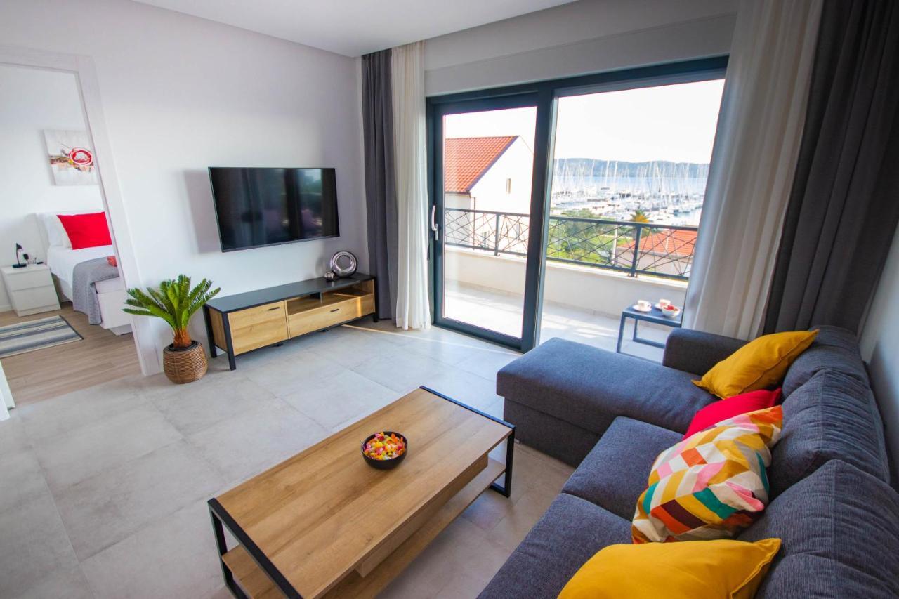 Apartmani Le-Lu Kaštela Extérieur photo