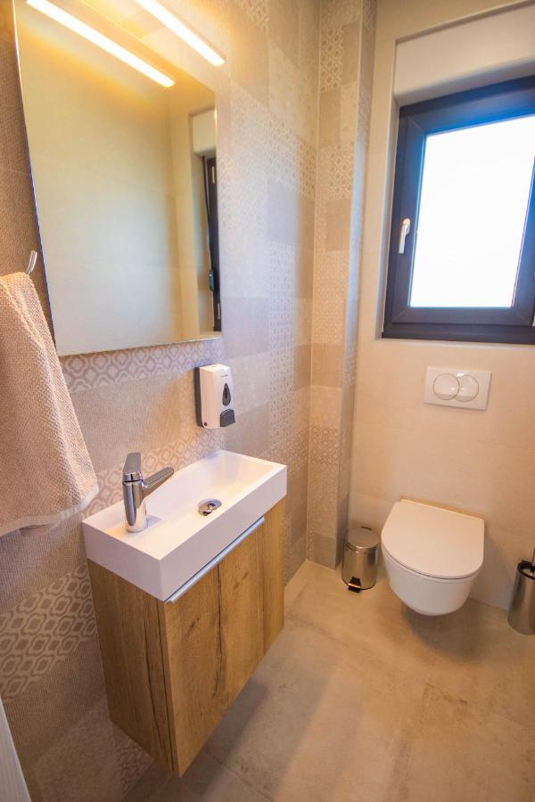 Apartmani Le-Lu Kaštela Extérieur photo