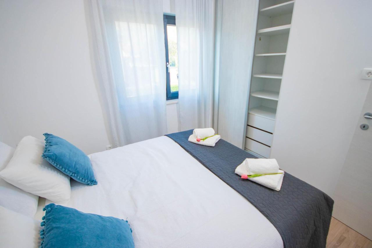 Apartmani Le-Lu Kaštela Extérieur photo