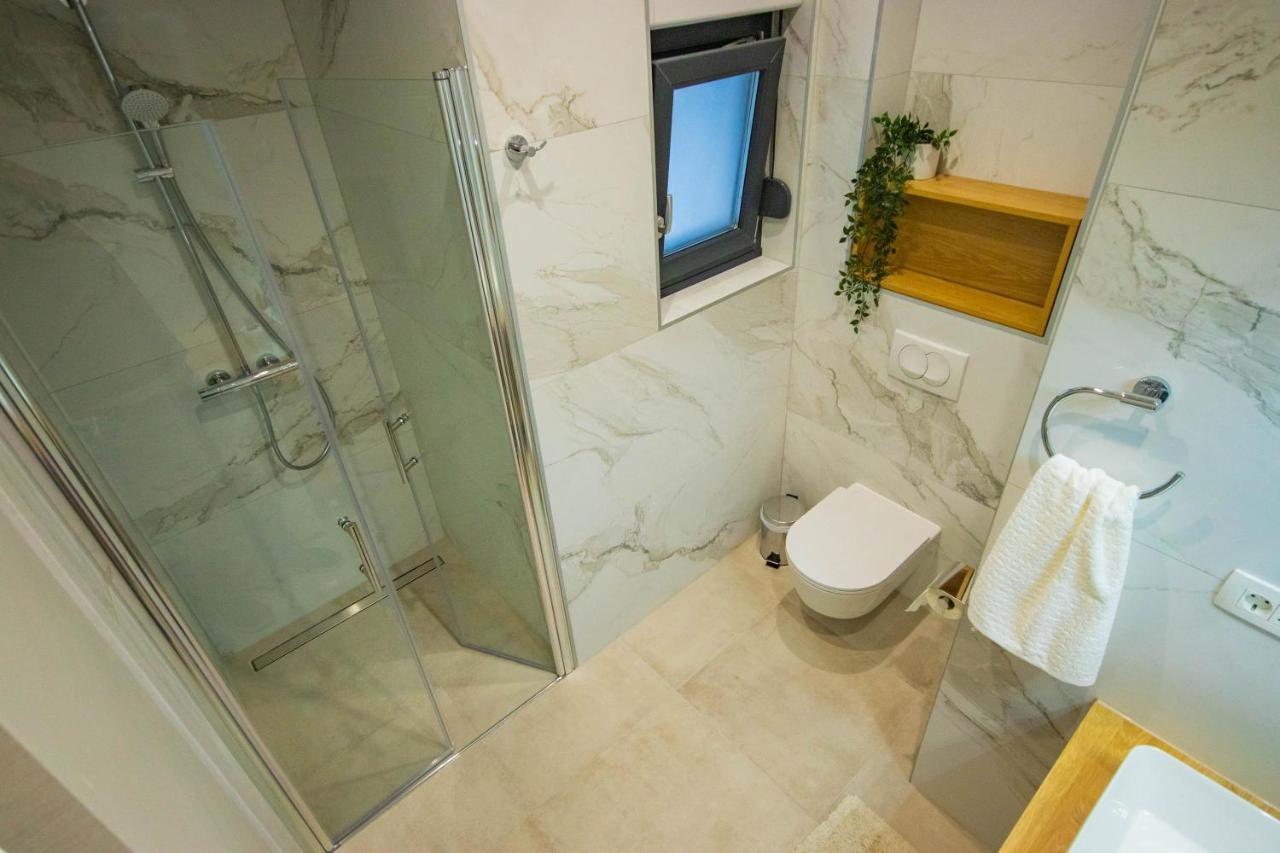 Apartmani Le-Lu Kaštela Extérieur photo