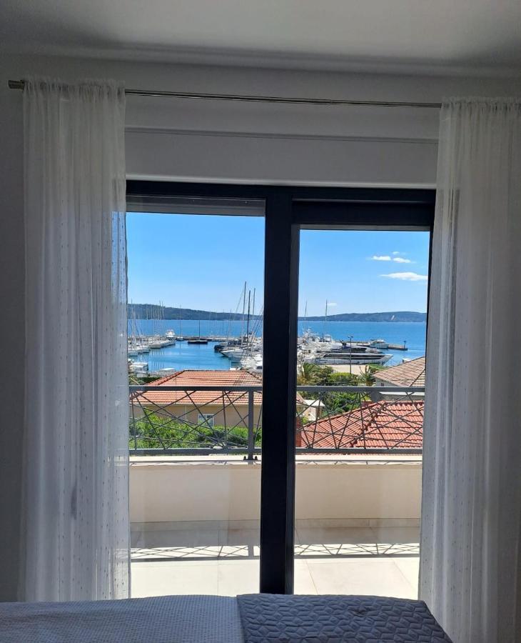 Apartmani Le-Lu Kaštela Extérieur photo