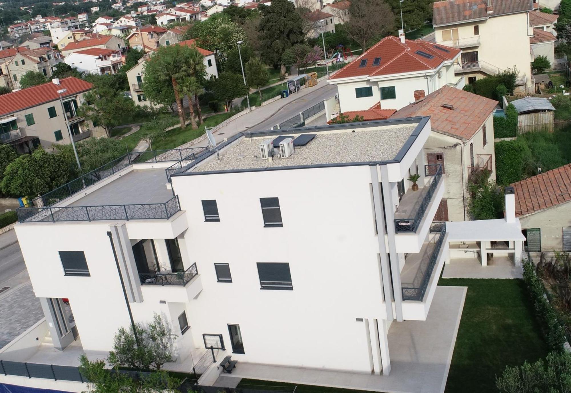 Apartmani Le-Lu Kaštela Extérieur photo